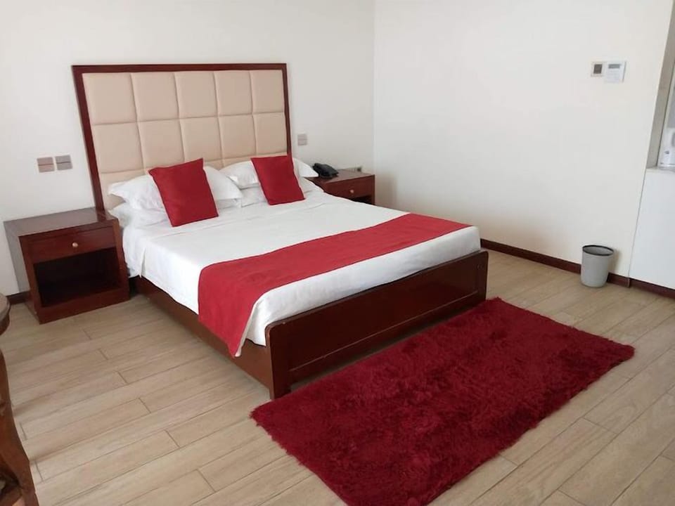 Deluxe Double Room, Balcony, Lake View | Individually decorated, individually furnished, free WiFi, bed sheets