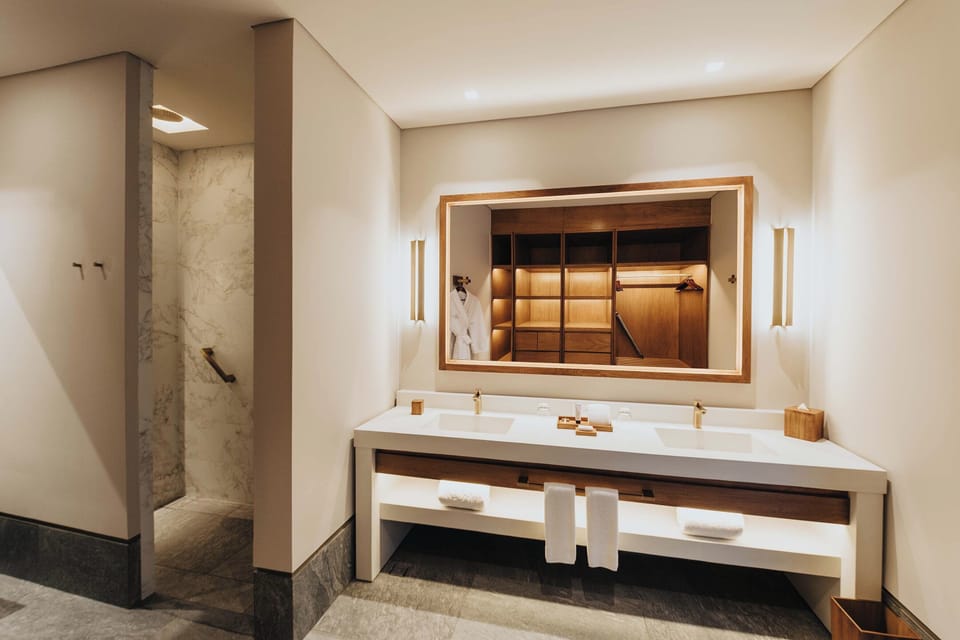 Hair dryer, bathrobes, slippers, bidet
