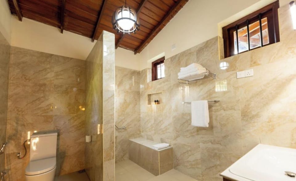 Suite, Garden View | Desk, laptop workspace, free WiFi