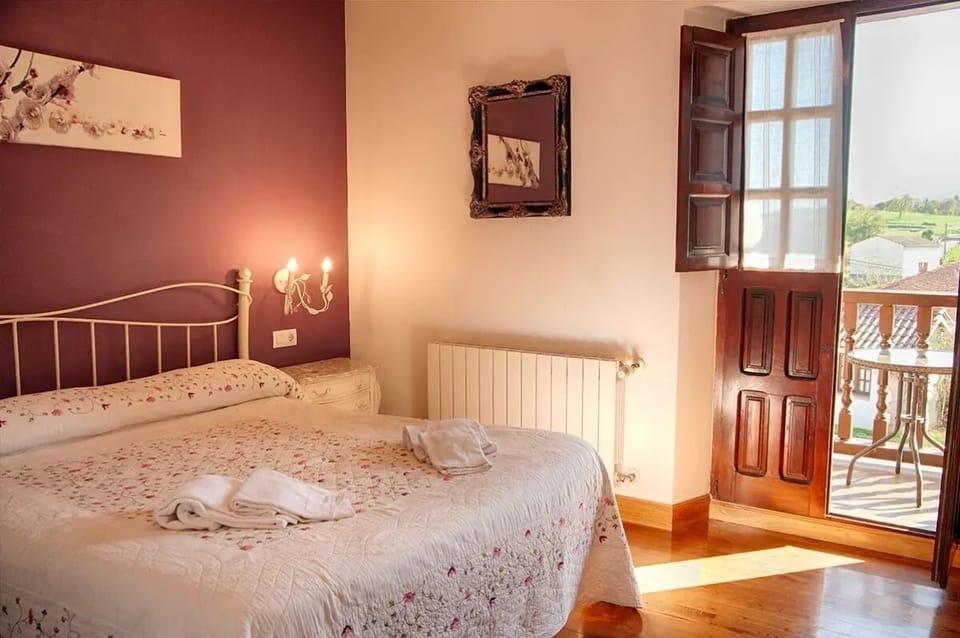 Double Room, Mountain View | Desk, laptop workspace, free WiFi