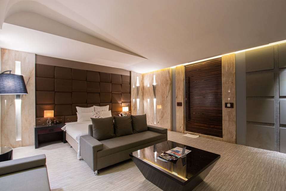 Deluxe Double Room | Individually decorated, individually furnished, desk, soundproofing