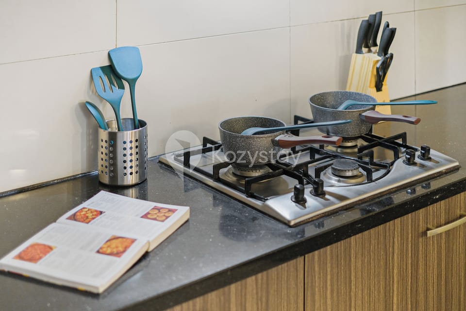 Apartment, 3 Bedrooms, City View | Private kitchen