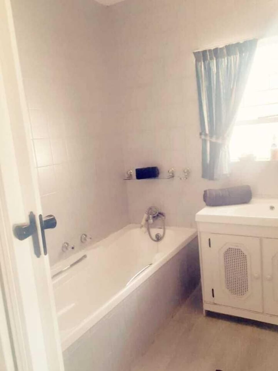 Classic Townhome, Balcony, Garden View | Bathroom | Separate tub and shower, free toiletries, hair dryer, towels