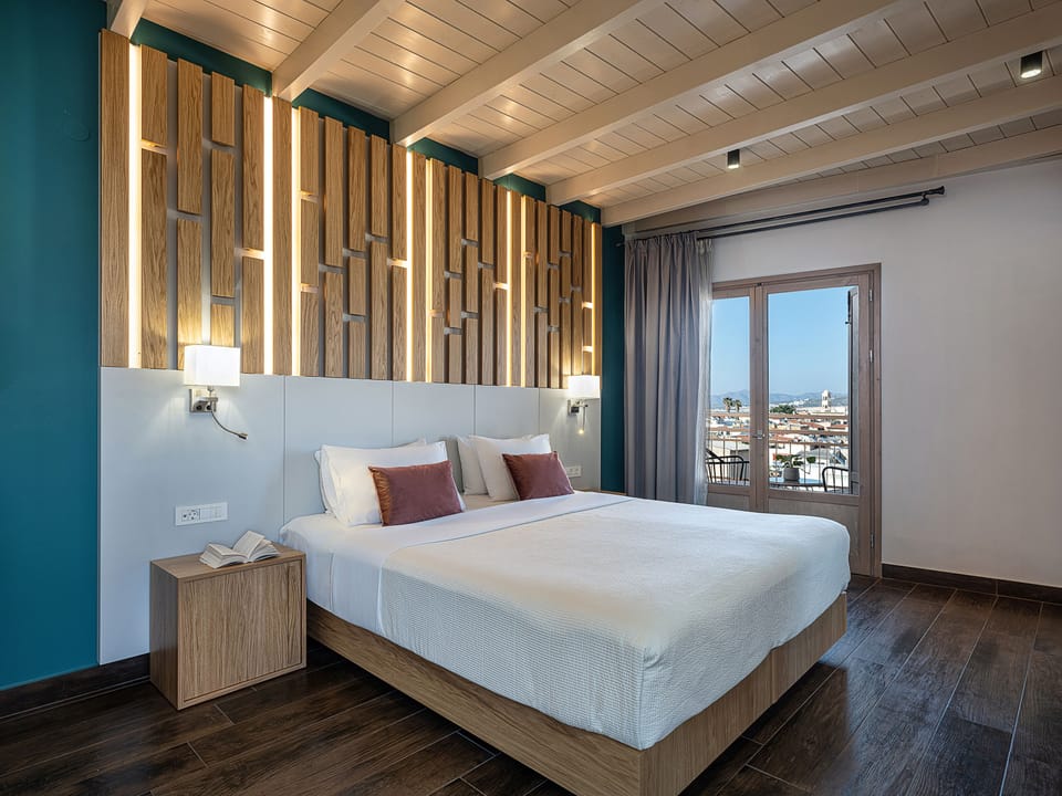 Superior Room | Down comforters, in-room safe, desk, laptop workspace