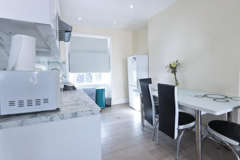 Apartment | Private kitchen | Fridge, microwave, oven, stovetop