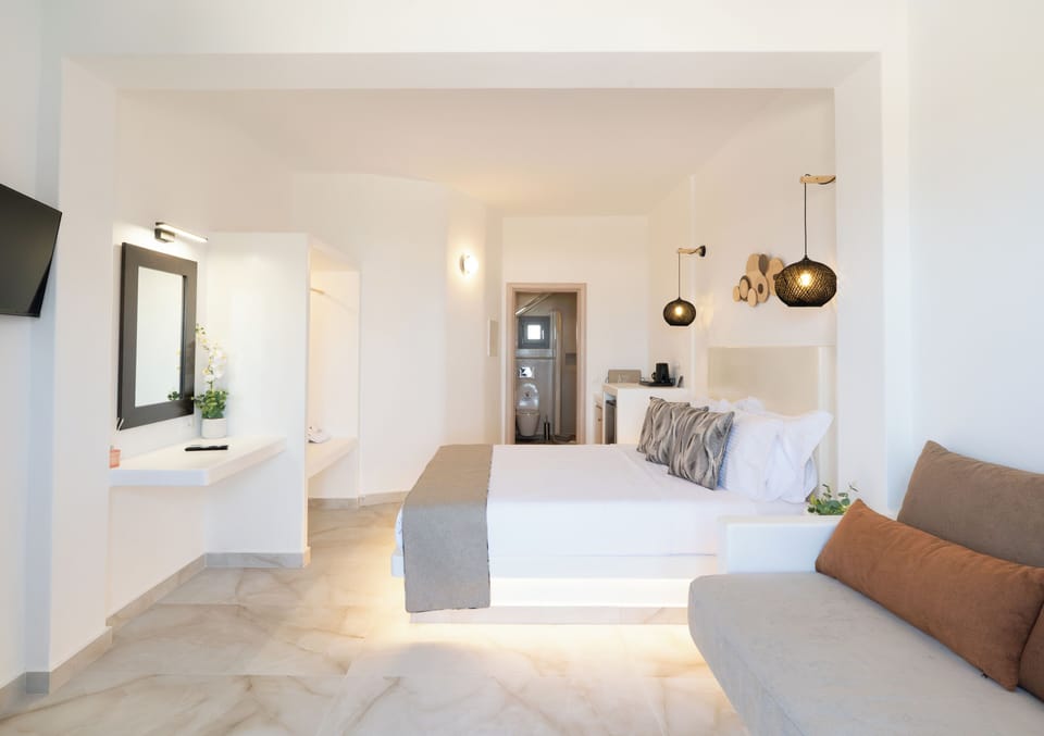 Superior Suite, Sea View | Individually decorated, individually furnished, soundproofing, free WiFi