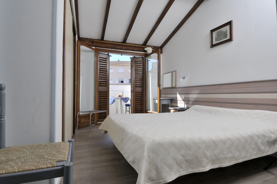 Superior Double Room | In-room safe, iron/ironing board, free WiFi