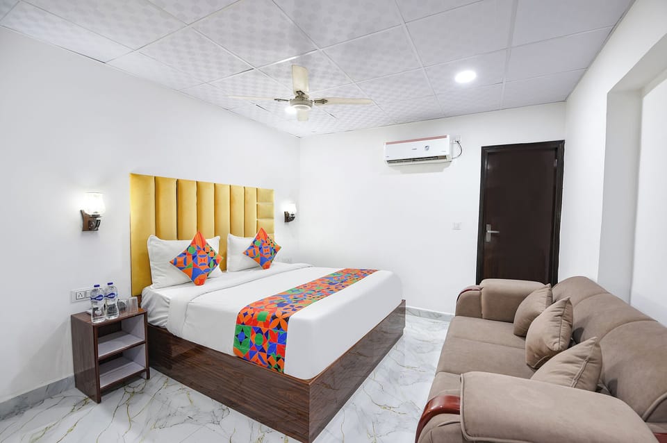 Premium Room | Egyptian cotton sheets, premium bedding, in-room safe, free WiFi