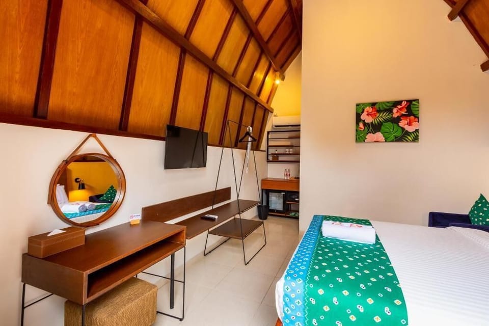 Desk, laptop workspace, blackout drapes, free WiFi