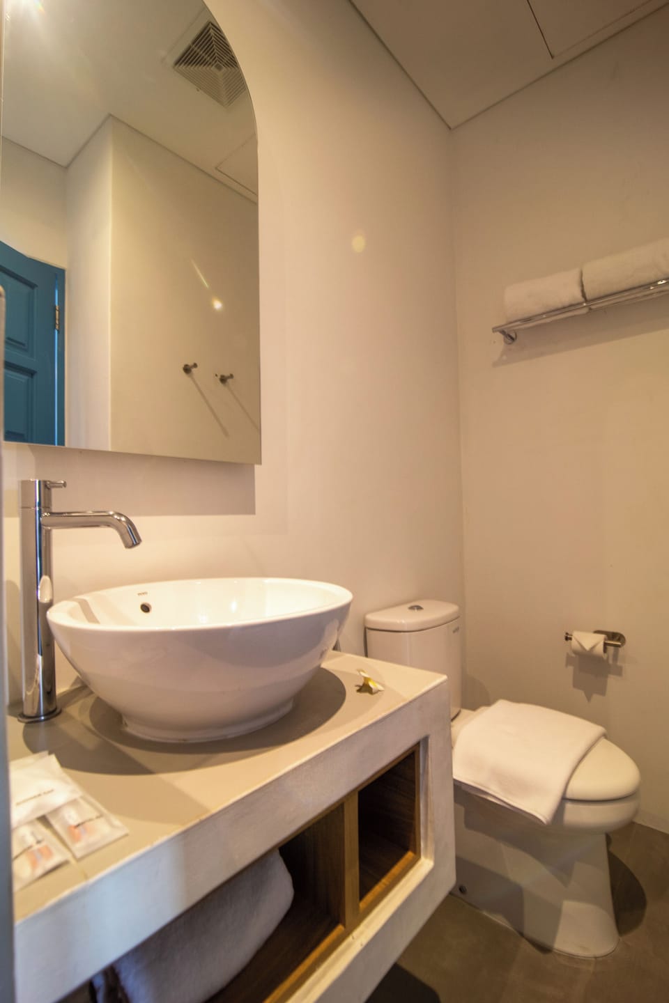 Premier Double Room, City View | Bathroom | Shower, rainfall showerhead, soap, shampoo