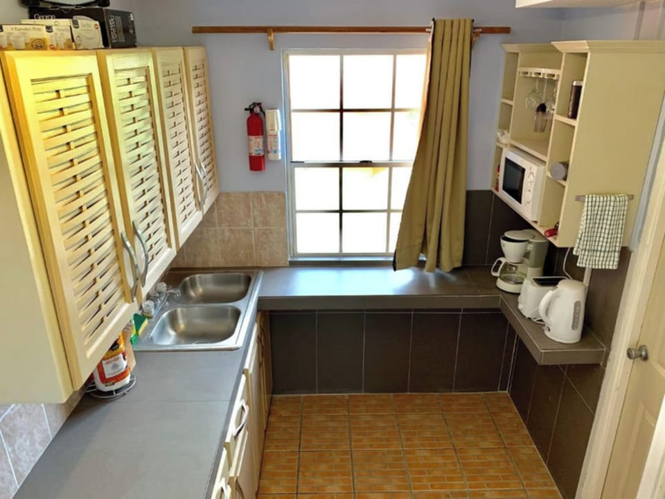 Apartment, 1 Bedroom, Smoking, Garden View | Private kitchen