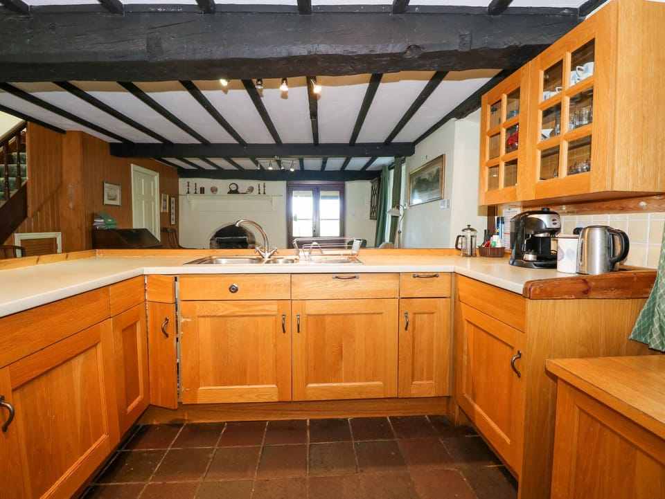 Dishwasher, cookware/dishes/utensils