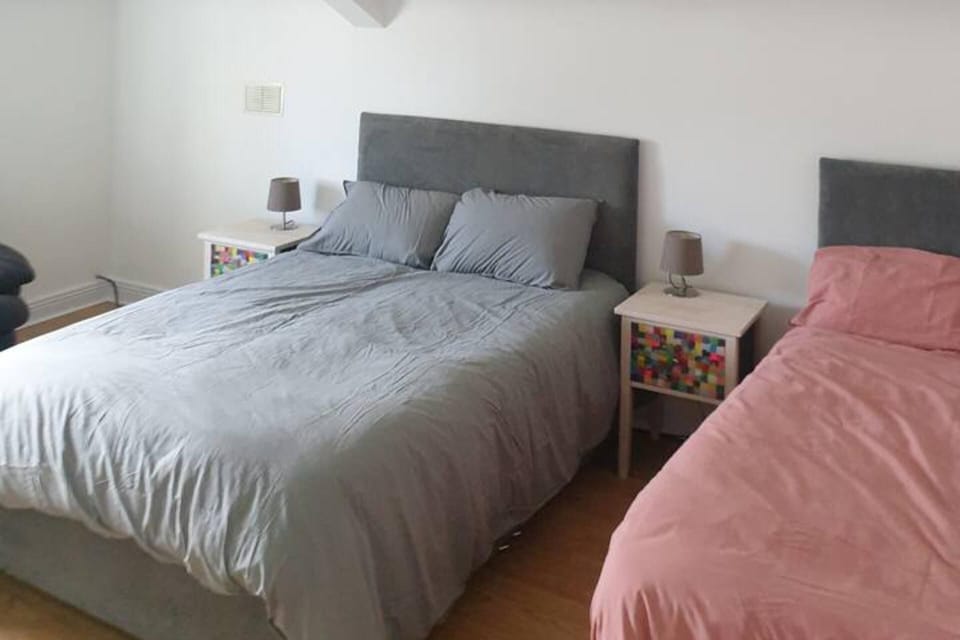 3 bedrooms, free WiFi, bed sheets