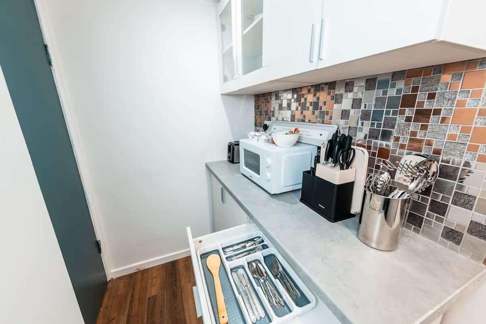 Apartment | Private kitchen | Fridge, microwave, stovetop, electric kettle