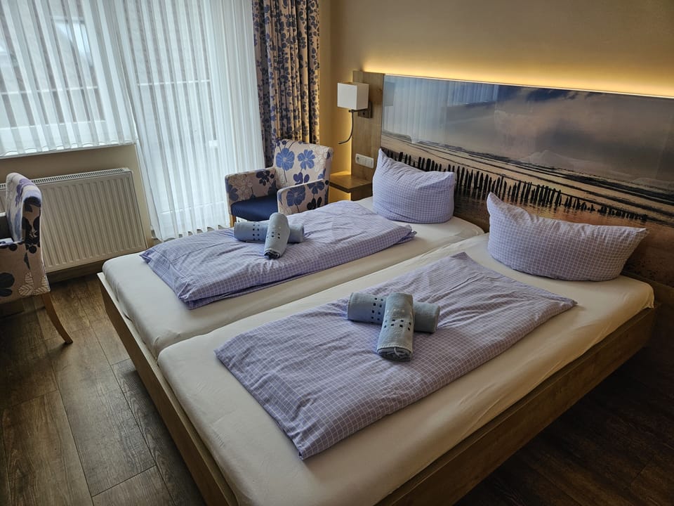 Standard Double or Twin Room | In-room safe, desk, laptop workspace, blackout drapes