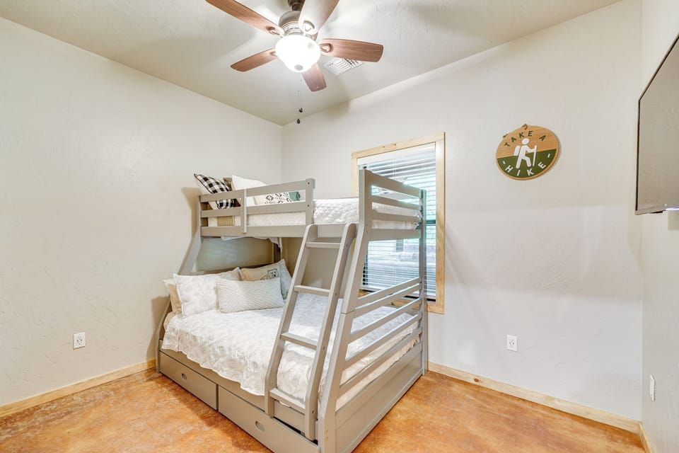 House (3 Bedrooms) | Interior