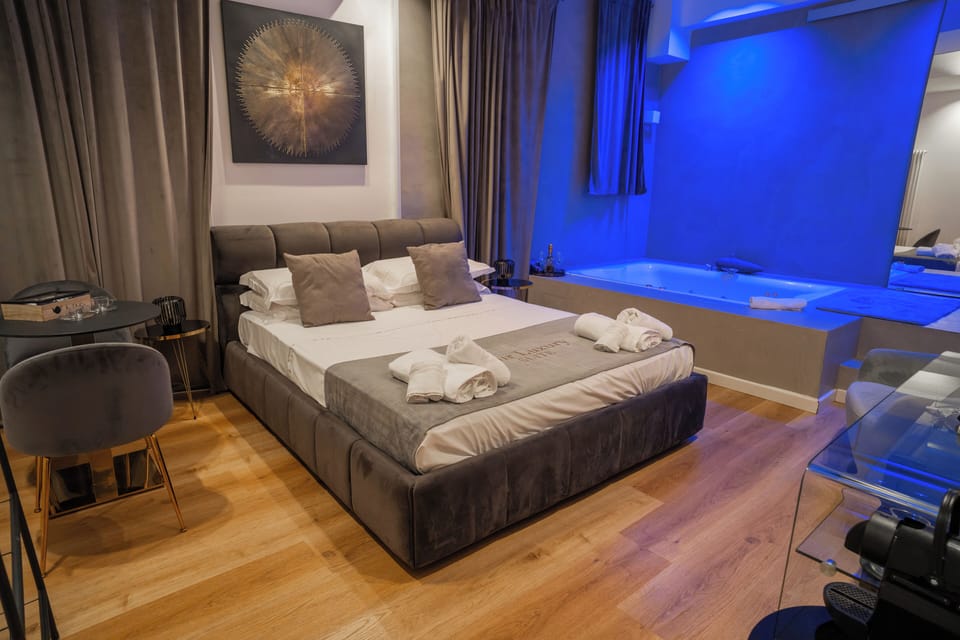 Luxury Townhome | 1 bedroom, desk, blackout drapes, soundproofing