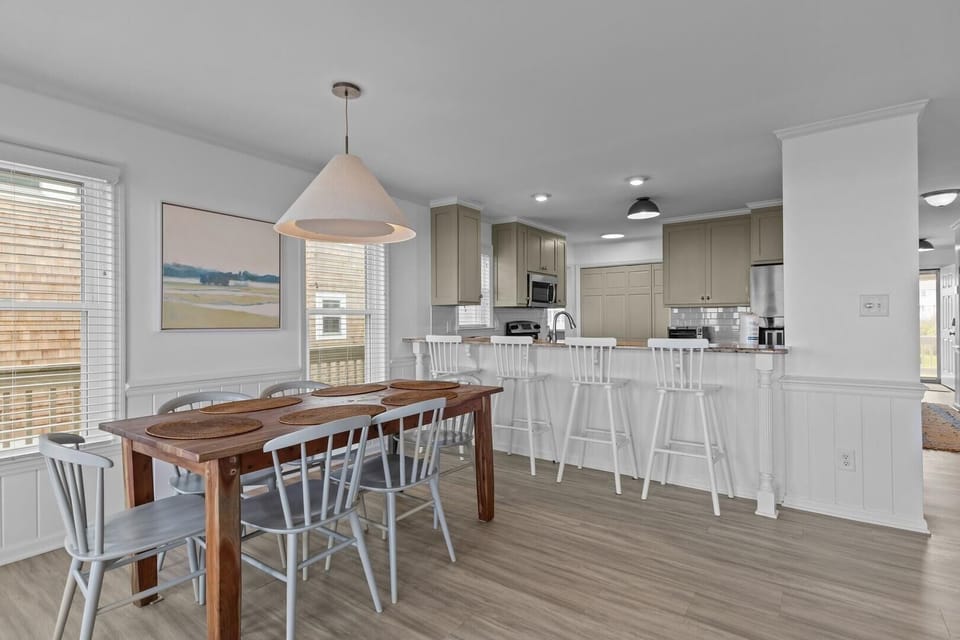 House, 4 Bedrooms | Dining