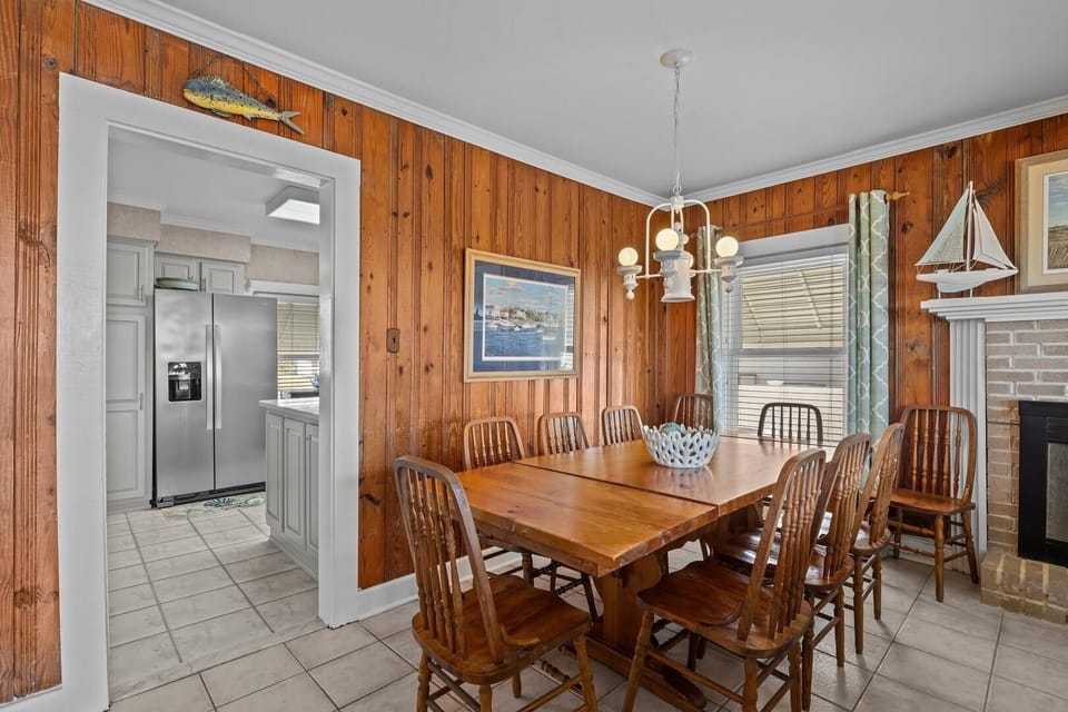 House, 6 Bedrooms | Dining