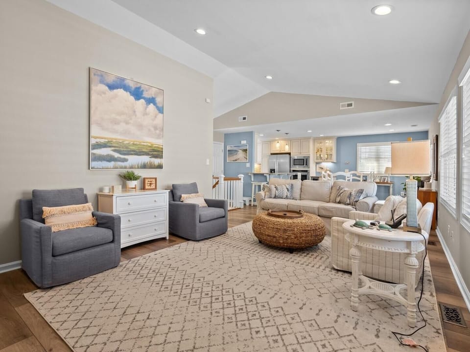 House, 4 Bedrooms | Living area | Smart TV, streaming services