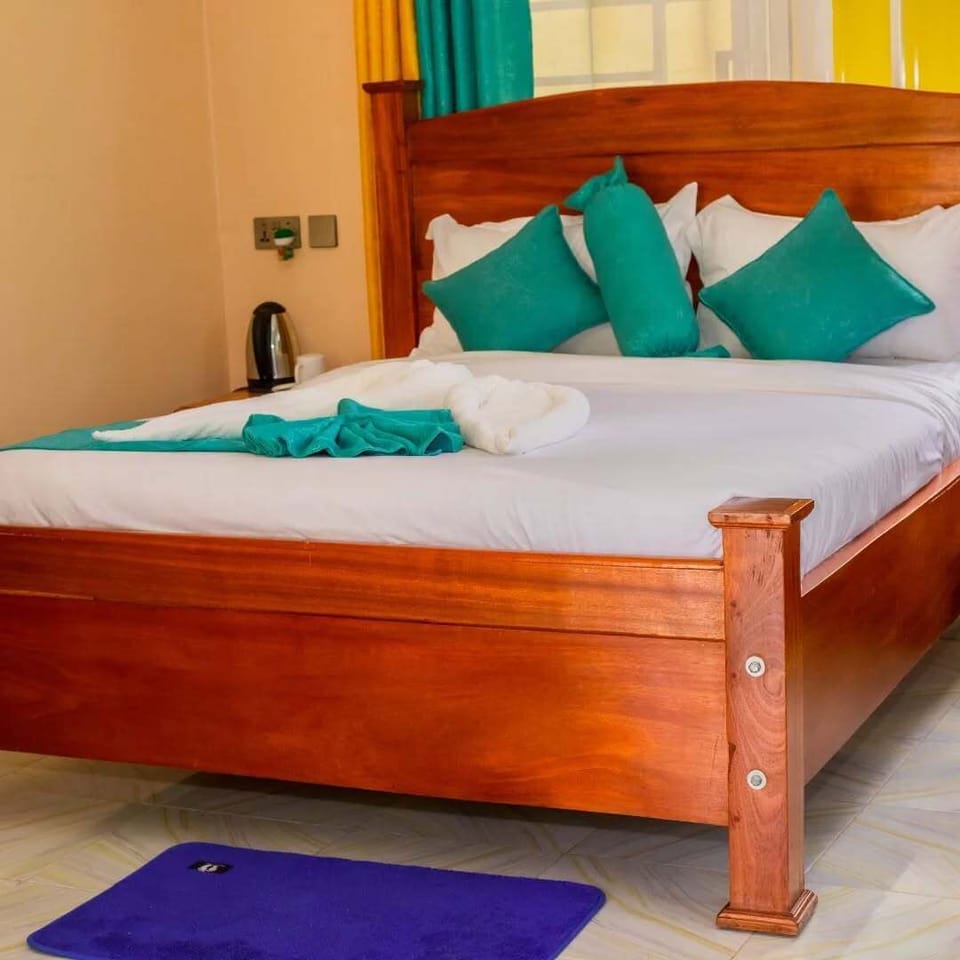 Deluxe Single Room, Pool View | Free WiFi