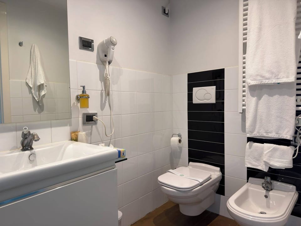 Junior Studio Suite | Minibar, desk, WiFi (free)
