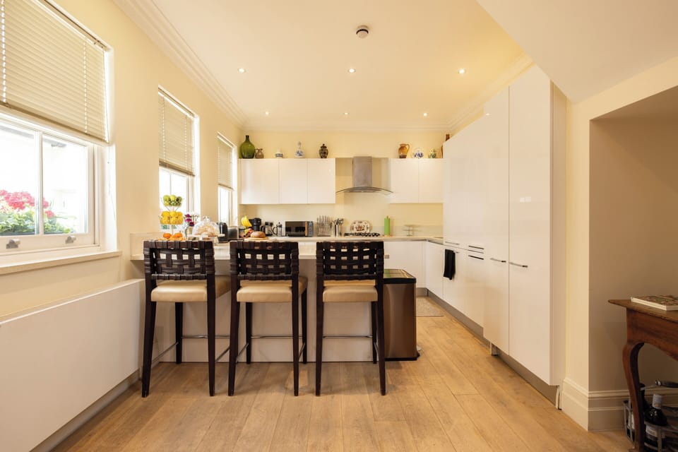 Apartment | Private kitchen | Fridge, microwave, oven, stovetop