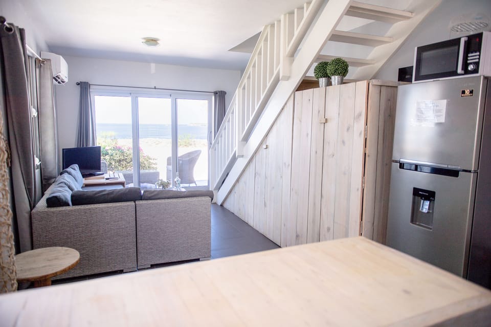 1 Bedroom Ocean Front Apartment | 1 bedroom, in-room safe, free WiFi, bed sheets