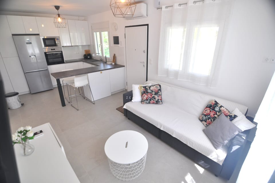 Family House, Garden Area | Living area