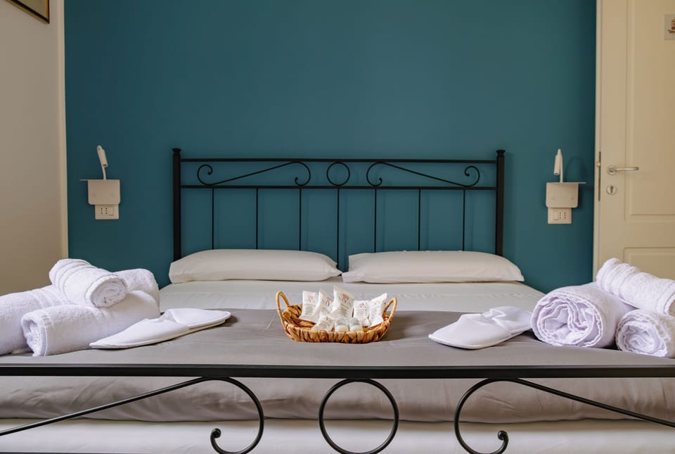 Classic Double Room | Soundproofing, free WiFi
