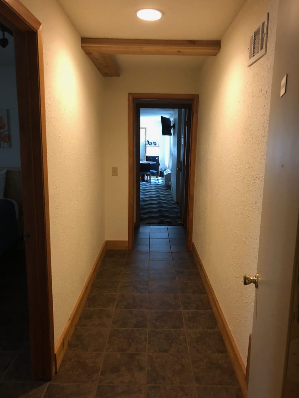 Standard Suite, Jetted Tub | Desk, iron/ironing board, free WiFi, alarm clocks