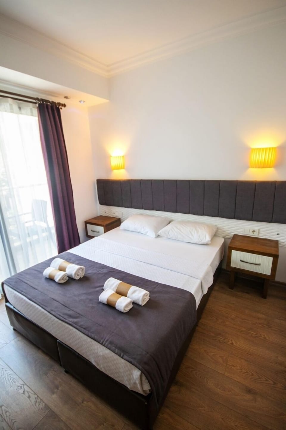In-room safe, soundproofing, free WiFi, bed sheets