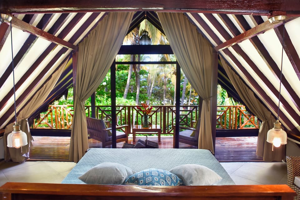 Suite, Beach View | Living area