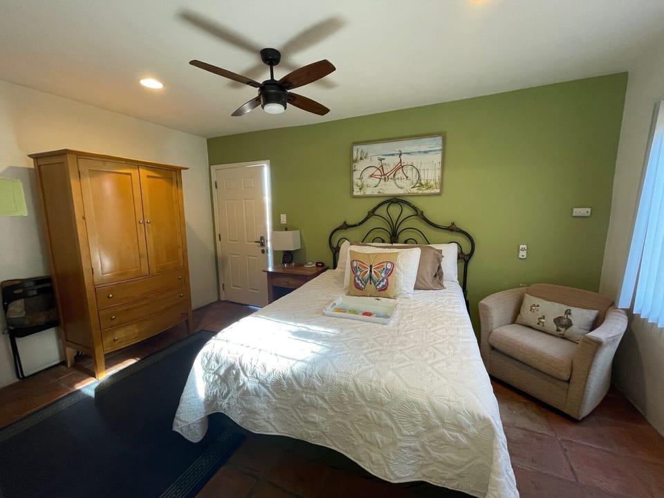 Studio Suite, Kitchenette, Beachside | Free WiFi