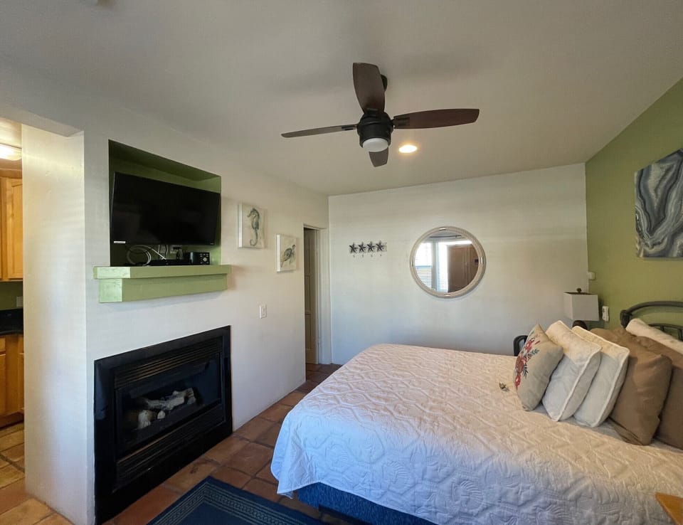 Studio Suite, Kitchenette, Beachside | Free WiFi