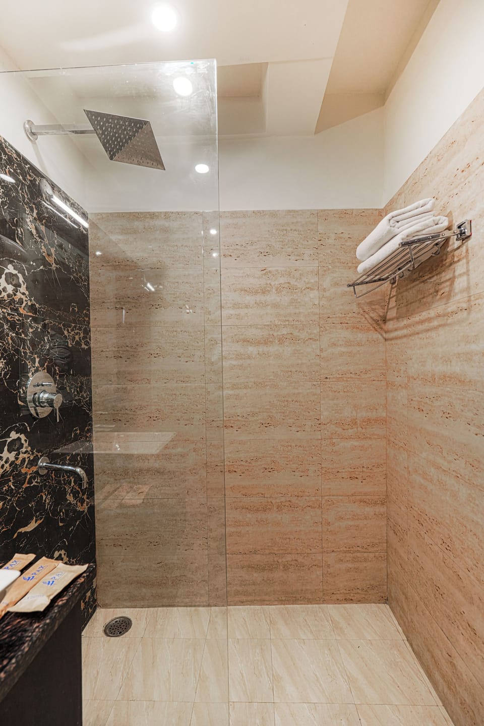 Premium Room, Balcony, Valley View | Bathroom | Shower, free toiletries, slippers, towels