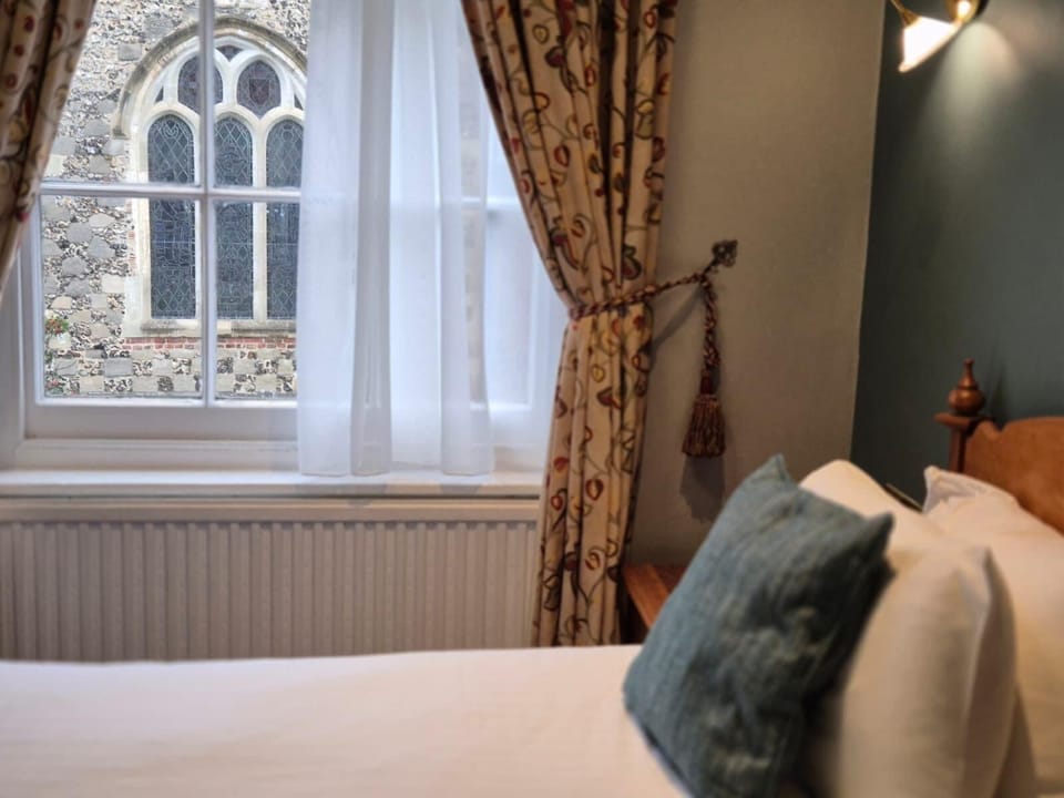 Standard Single Room, 1 Twin Bed | Desk, iron/ironing board, WiFi (free), bed sheets