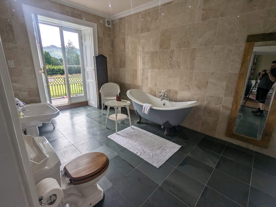 Honeymoon Suite, Balcony, Lake View (Placefell Suite) | Bathroom | Free toiletries, hair dryer, towels, soap