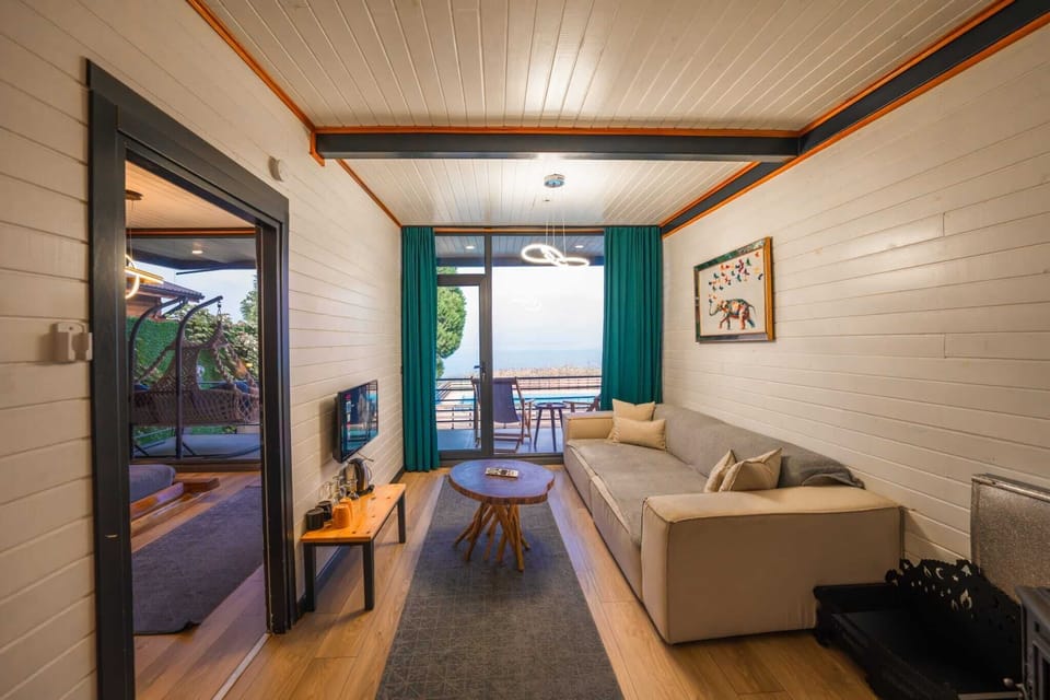 Deluxe Cottage, 1 Double Bed with Sofa bed, Lake View | Individually decorated, individually furnished, soundproofing, free WiFi