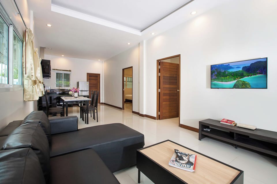 Family Villa, 2 Bedrooms, Pool View | Living room | TV