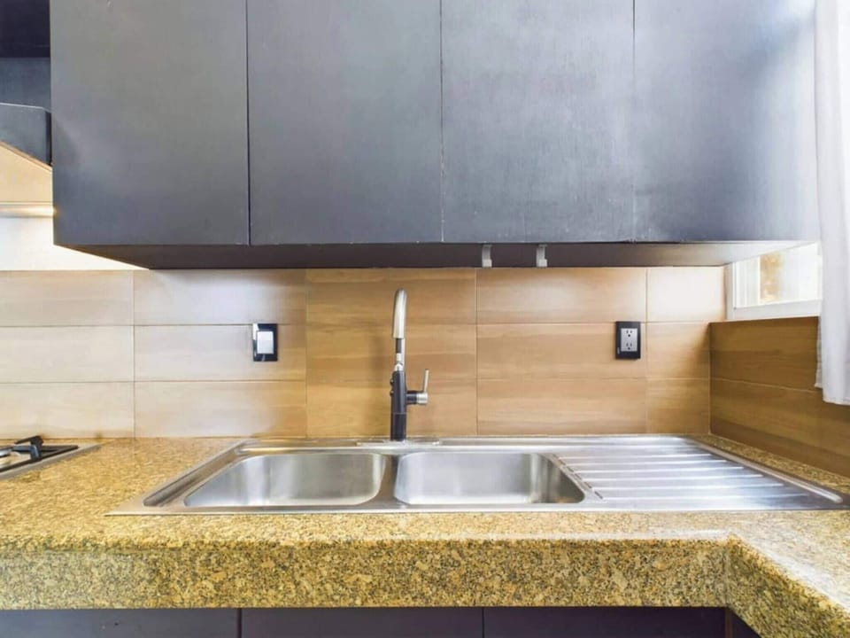 Apartment, 2 Bedrooms, Patio, City View | Private kitchen