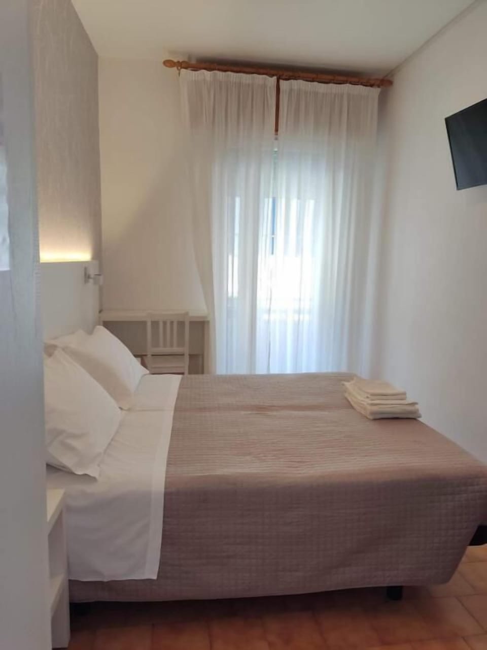 Double or Twin Room, Balcony | In-room safe, desk, blackout drapes, WiFi (free)