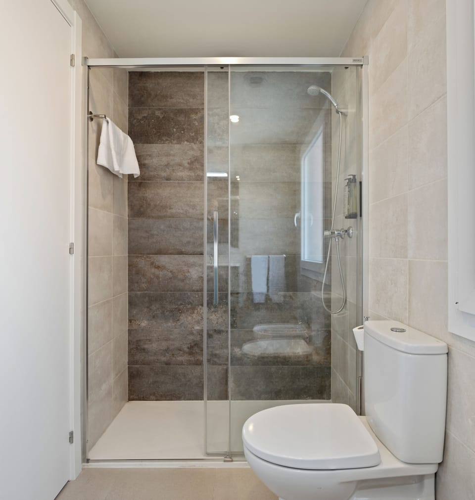 Comfort Double Room | Bathroom | Shower