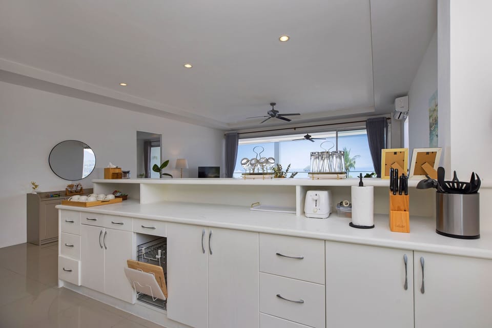 Design Apartment, 3 Bedrooms, Ocean View | Private kitchen | Electric kettle