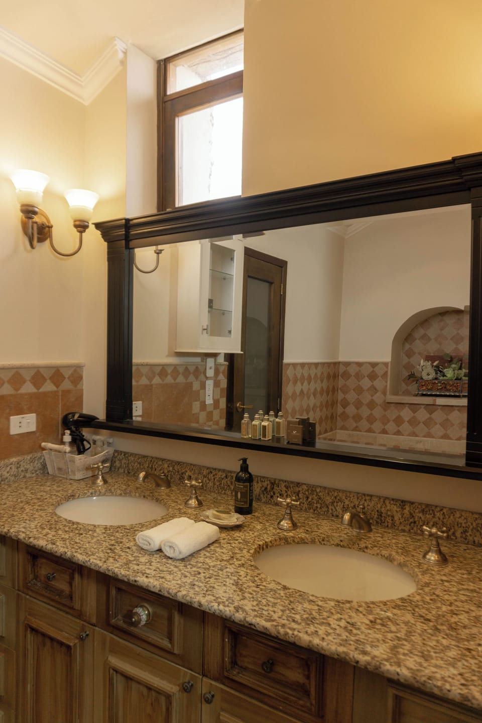 Suite | 1 bedroom, blackout drapes, soundproofing
