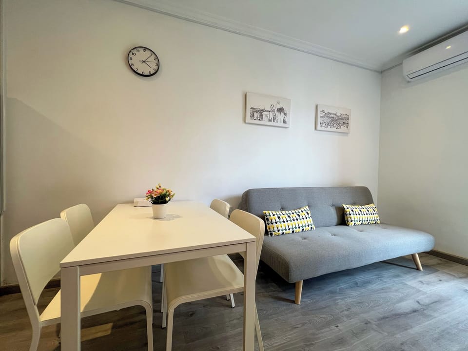 Apartment, 1 Bedroom | Living area