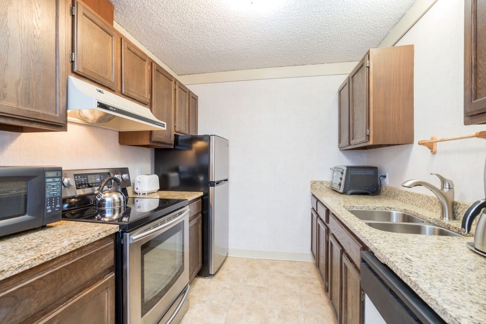 Condo, 1 Bedroom | Private kitchen | Coffee/tea maker, fridge, oven, toaster
