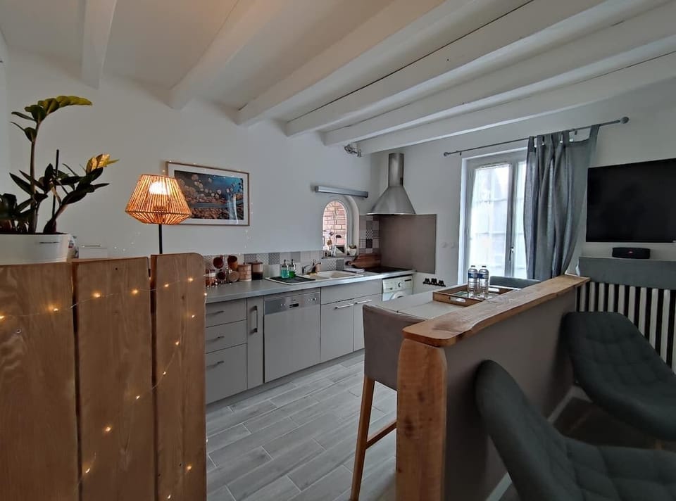 Romantic Double Room, Refrigerator, Garden View | Individually decorated, individually furnished, blackout drapes