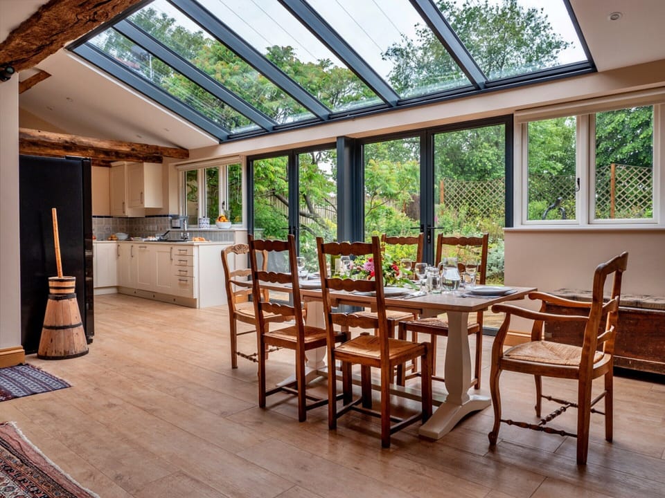Cottage | Dining