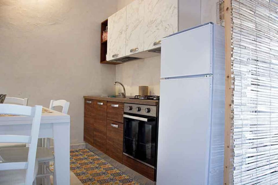 Deluxe Studio Suite | Private kitchen